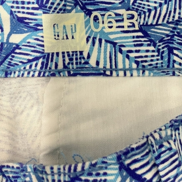 GAP Size 6R Blue Leaf Print Women's Shorts - Picture 3 of 4